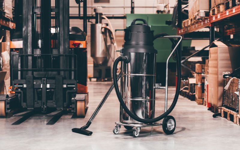 dụng cụ vệ sinh nhà xưởng 